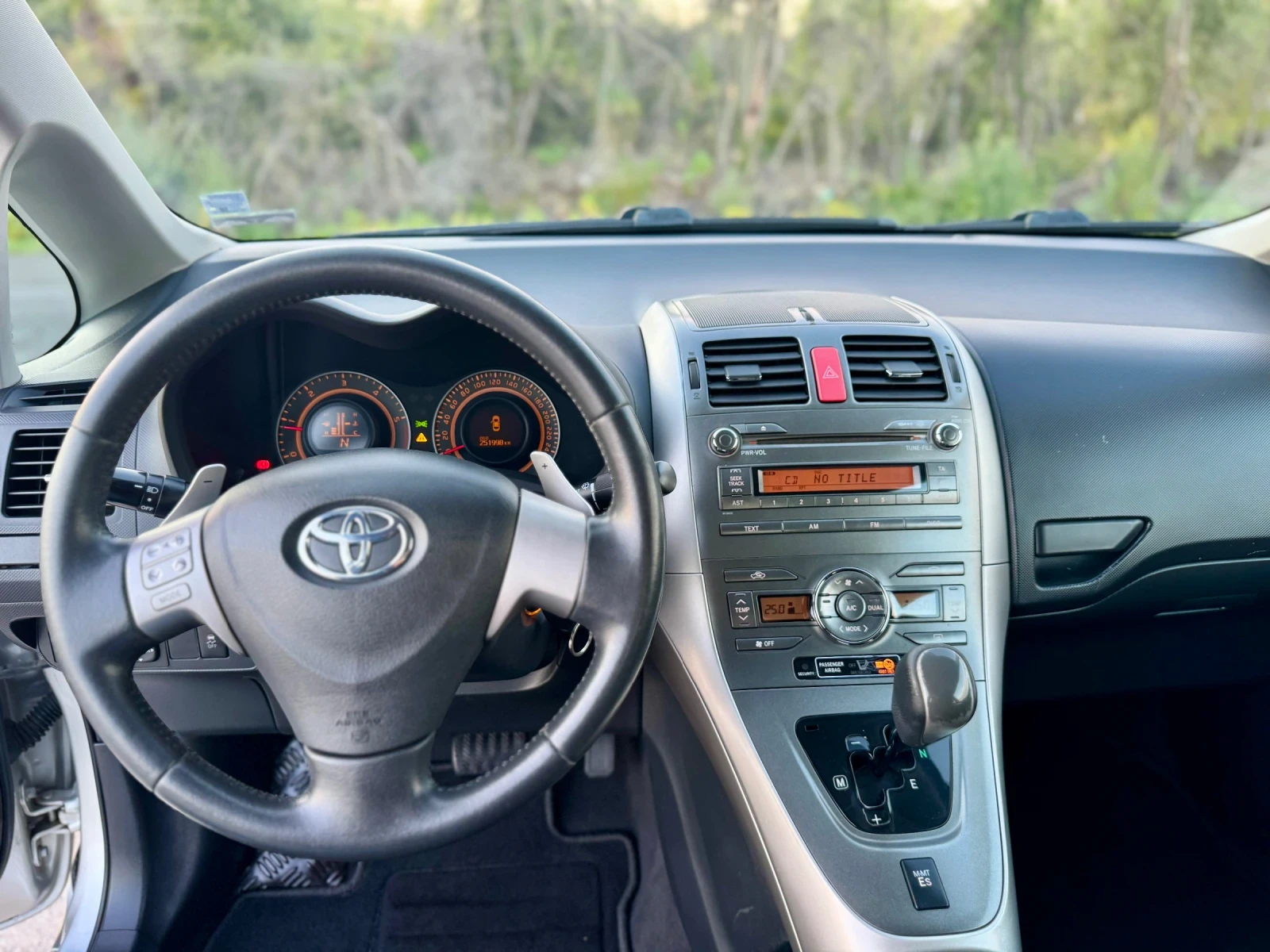 Toyota Auris 1.4 D4D, снимка 9 - Автомобили и джипове - 54000535