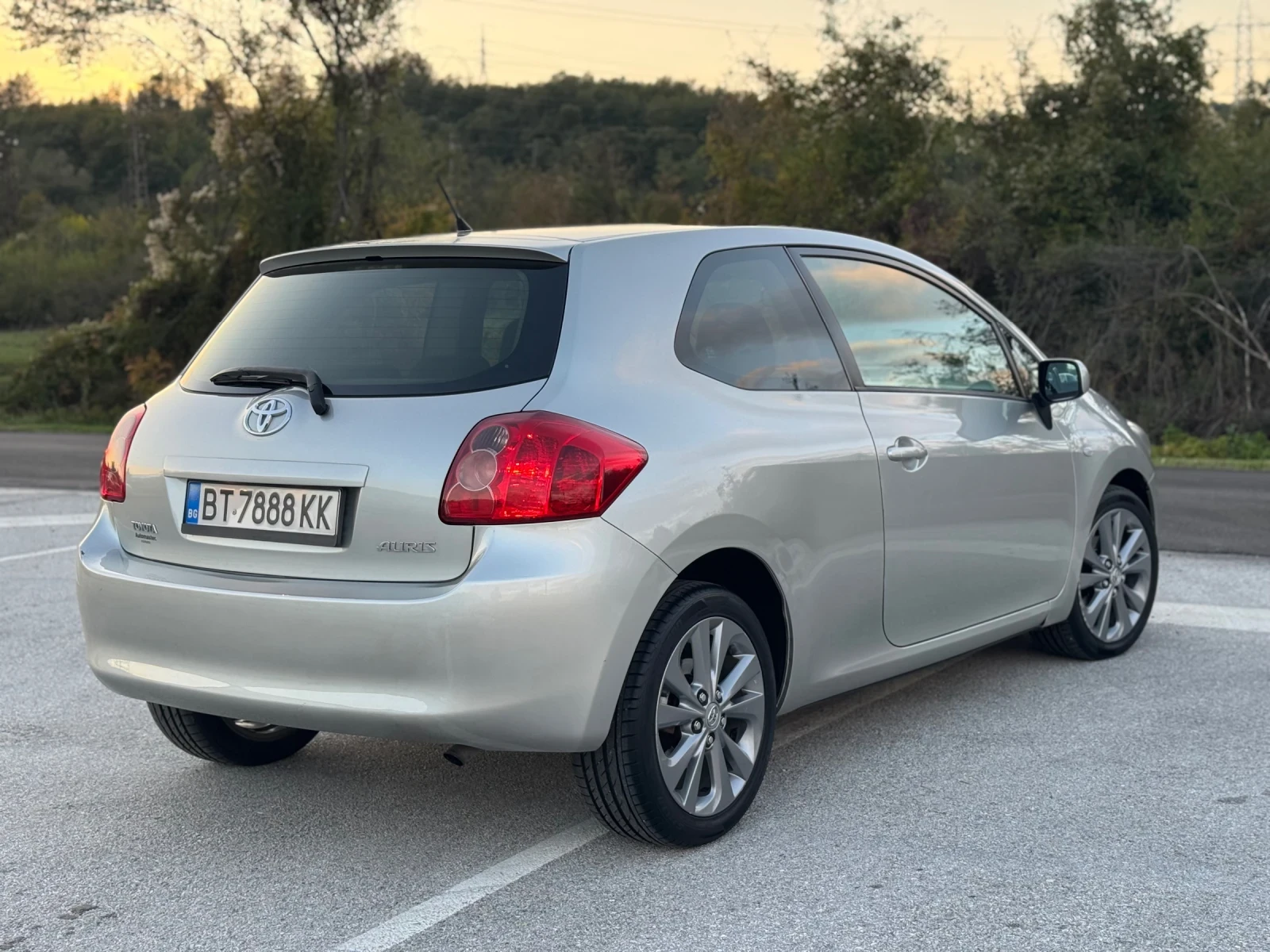 Toyota Auris 1.4 D4D, снимка 3 - Автомобили и джипове - 54000535