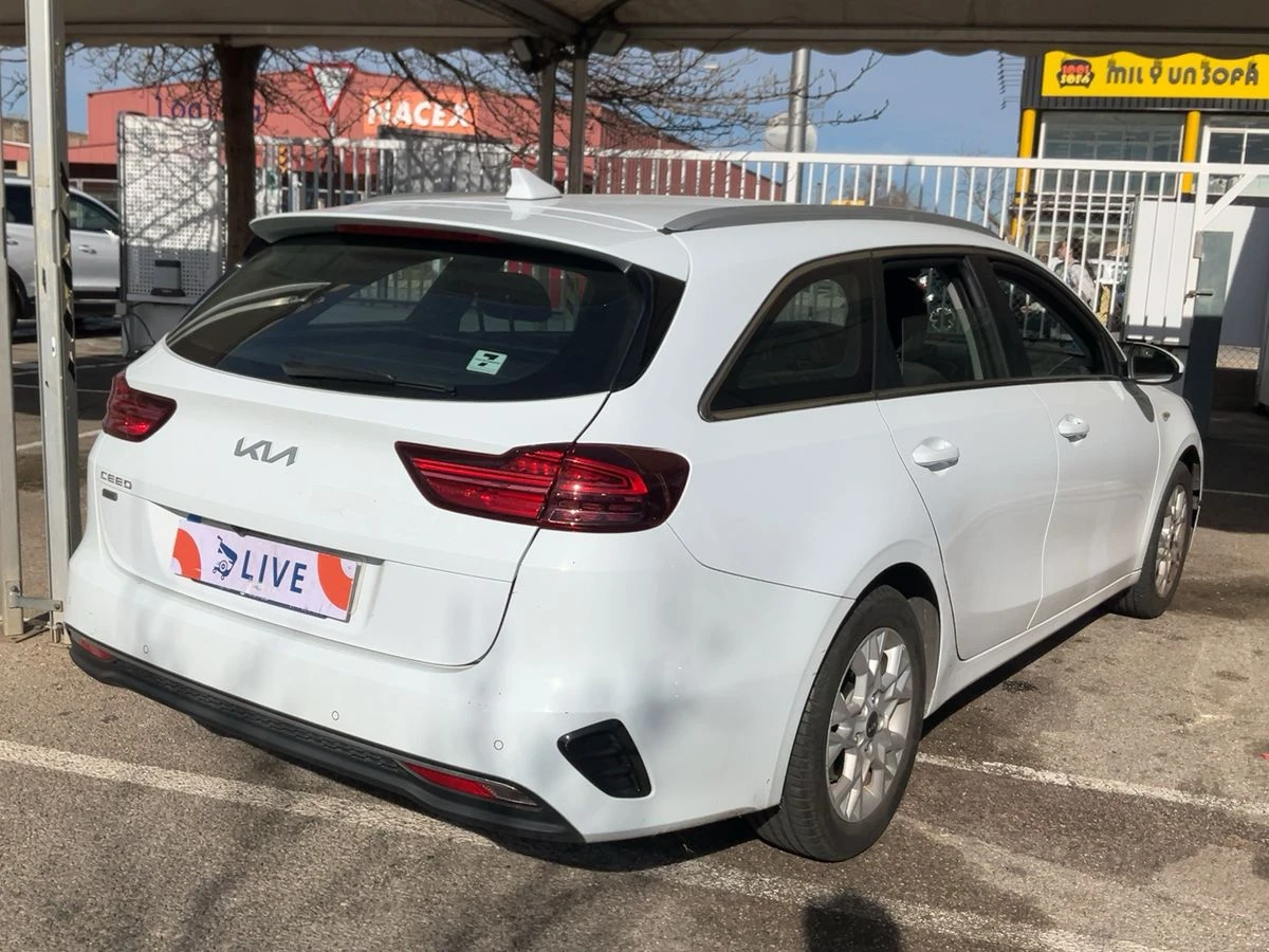 Kia Ceed 1, 6CRDI-HYBRID, снимка 3 - Автомобили и джипове - 54313757