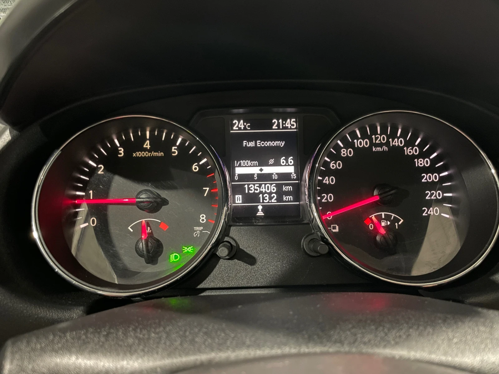 Nissan Qashqai 1.6 газ навигация като нова , снимка 11 - Автомобили и джипове - 55069951