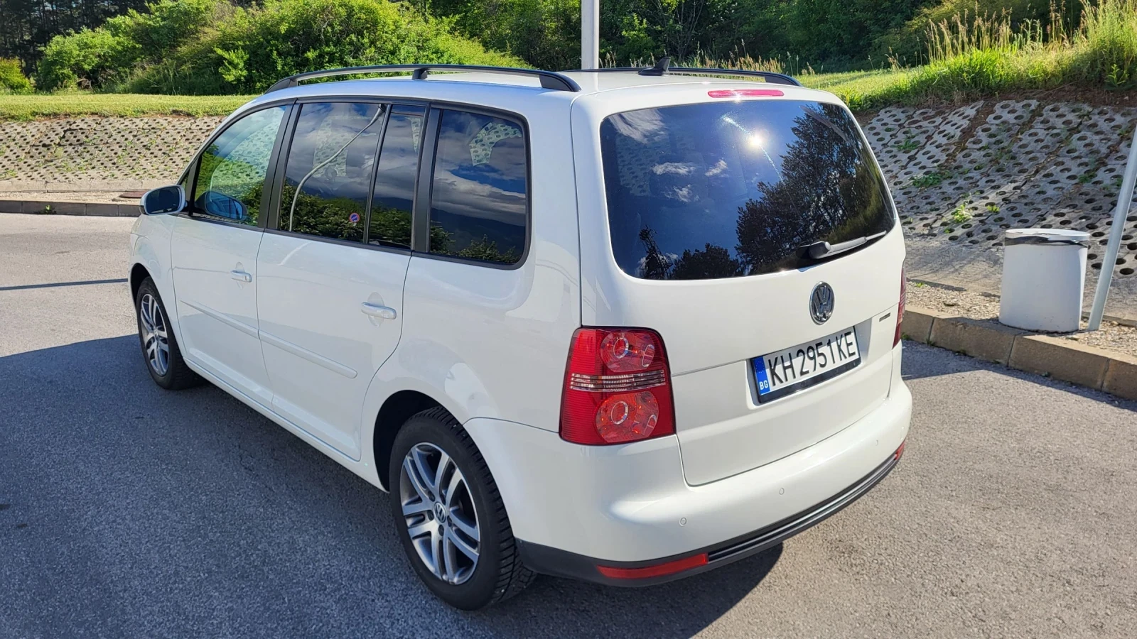 VW Touran 1.6-102 BIFUEL* HIGHLINE* NAVI, снимка 4 - Автомобили и джипове - 54596966