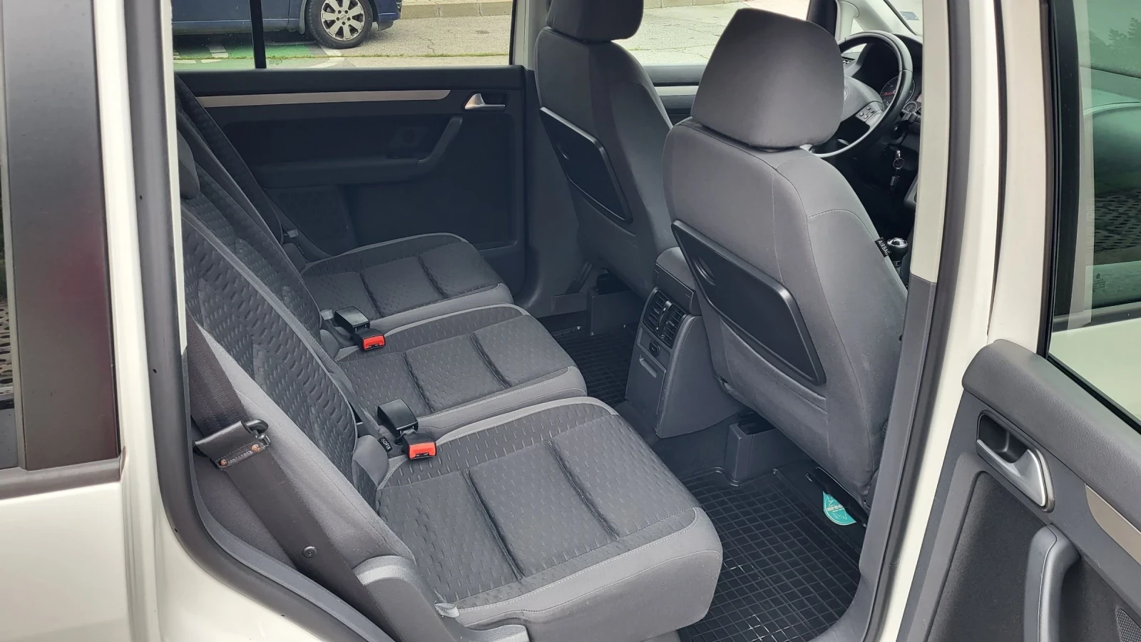VW Touran 1.6-102 BIFUEL* HIGHLINE* NAVI | Mobile.bg � ����������� 9