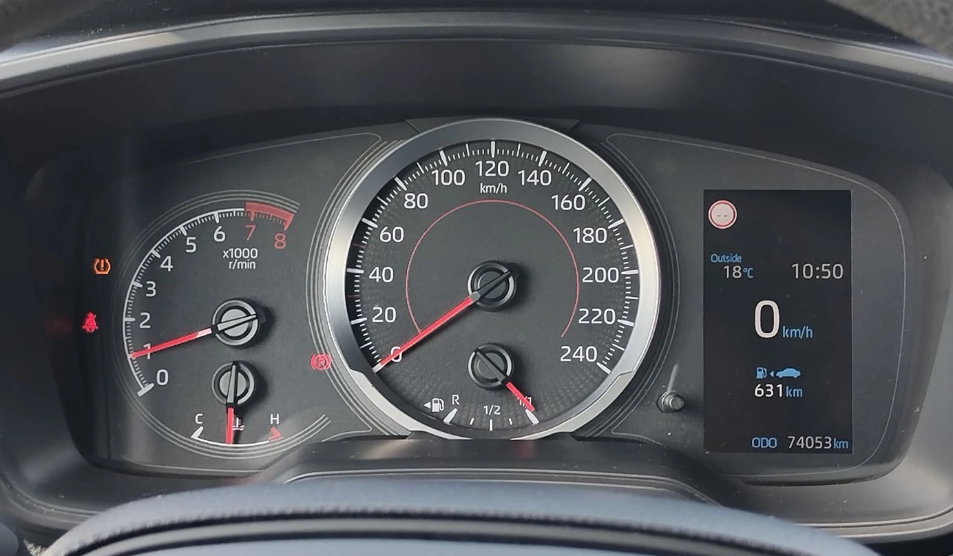 Toyota Corolla 1.5/125к.с., снимка 12 - Автомобили и джипове - 54763560