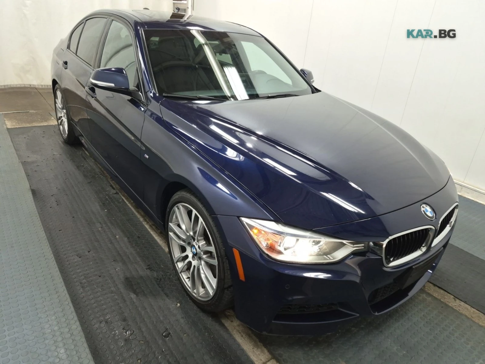 BMW 335 xDrive Автокредит Цена до България, снимка 3 - Автомобили и джипове - 55031371
