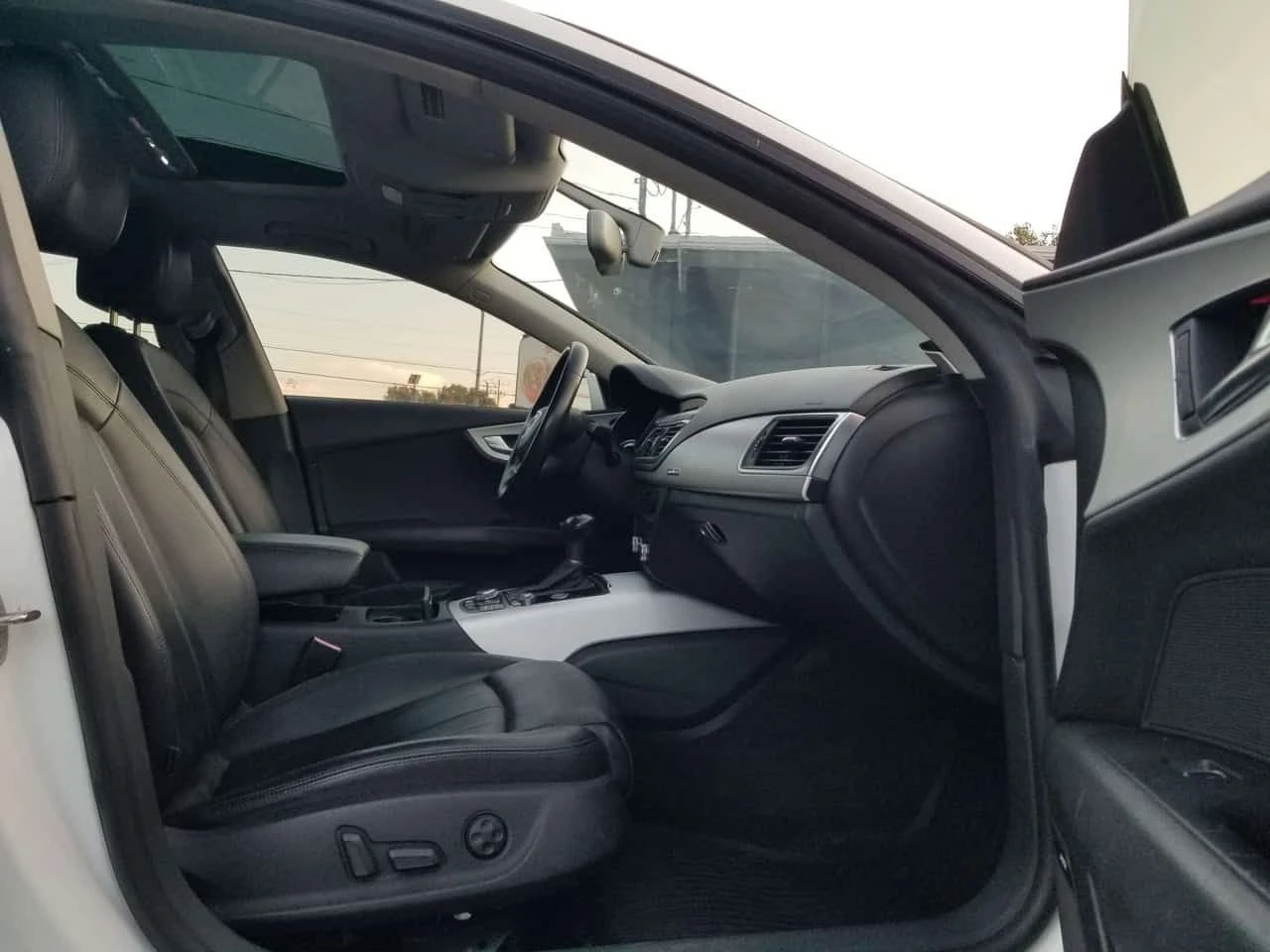 Audi A7 * S LINE| NAV| CAMERA| ROOF| COOLED SEATS| POWER L, снимка 8 - Автомобили и джипове - 55408922