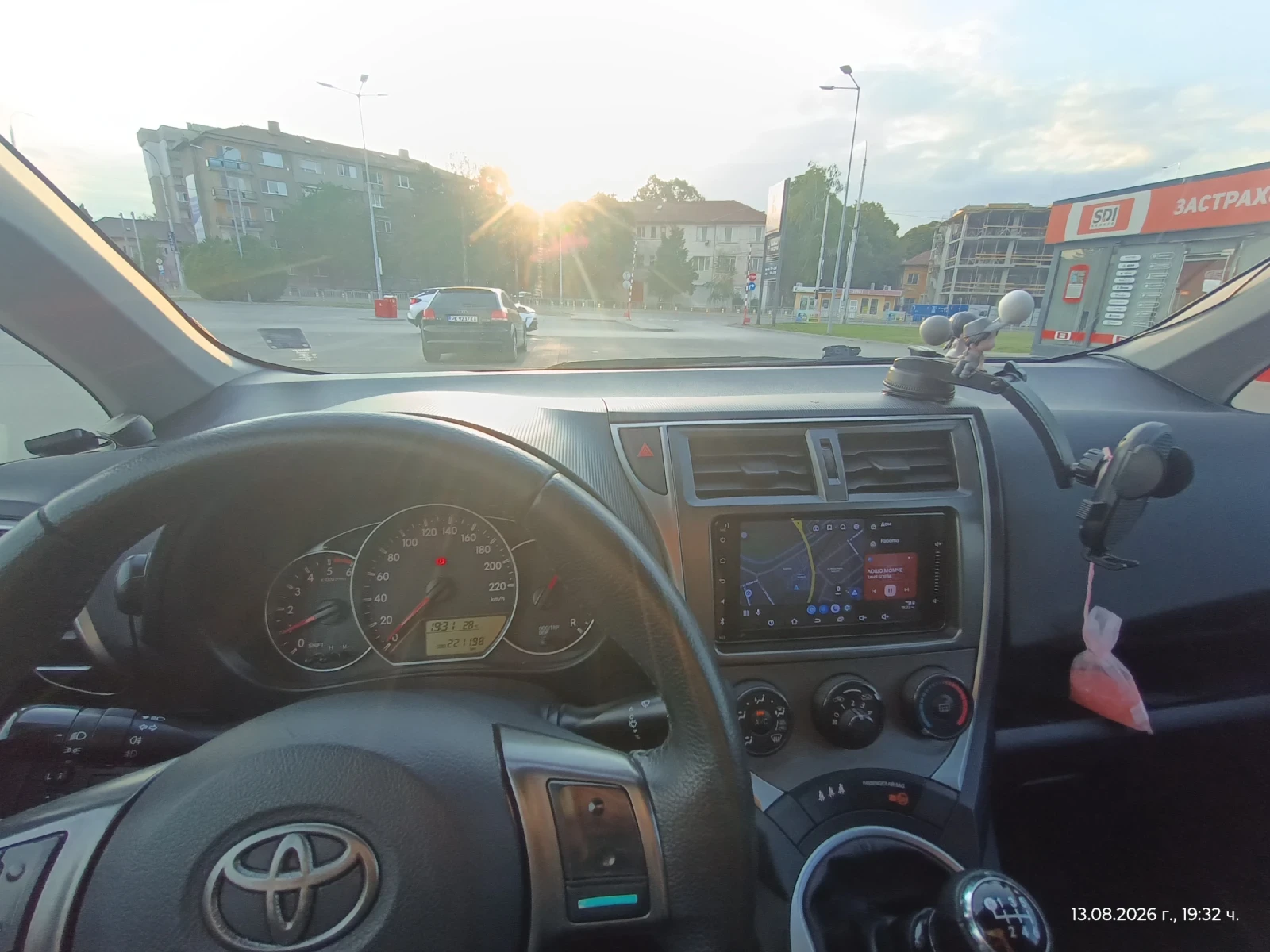 Toyota Verso S 1.4 D4D 90кс. Multimedia 6 скорости, снимка 15 - Автомобили и джипове - 55658571