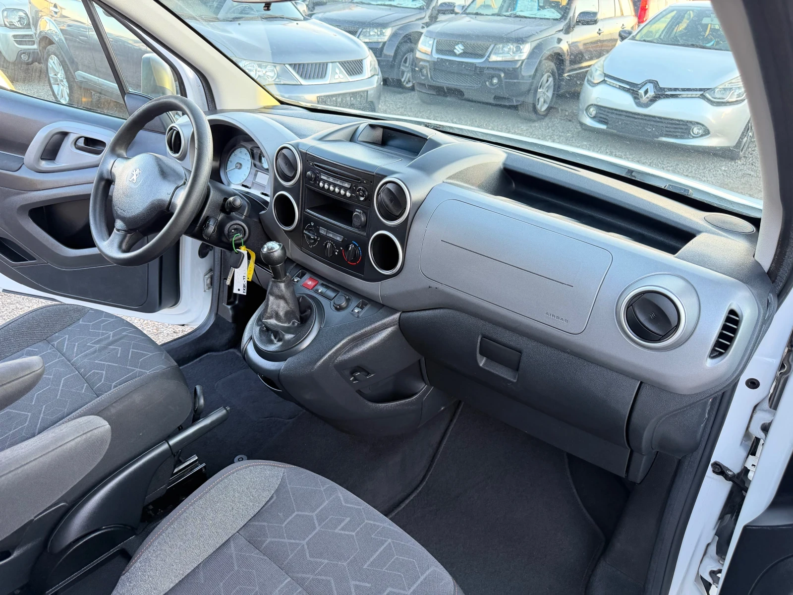 Citroen Berlingo, снимка 15 - Автомобили и джипове - 55963895