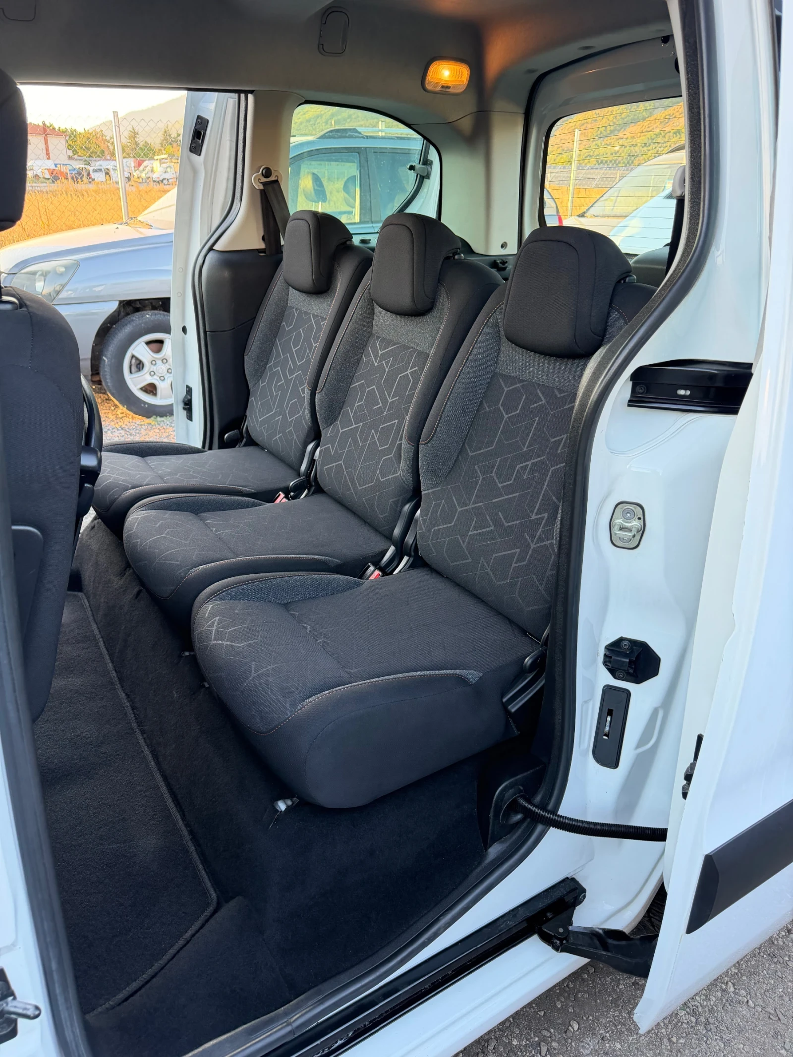 Citroen Berlingo, снимка 11 - Автомобили и джипове - 55963895