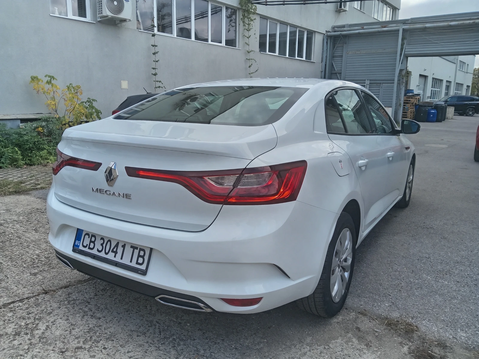 Renault Megane 1.5dci, снимка 3 - Автомобили и джипове - 56653206