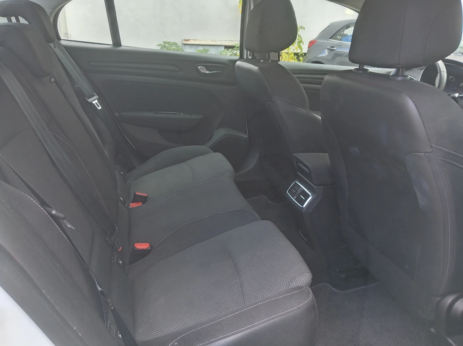 Renault Megane 1.5dci, снимка 9 - Автомобили и джипове - 56653206
