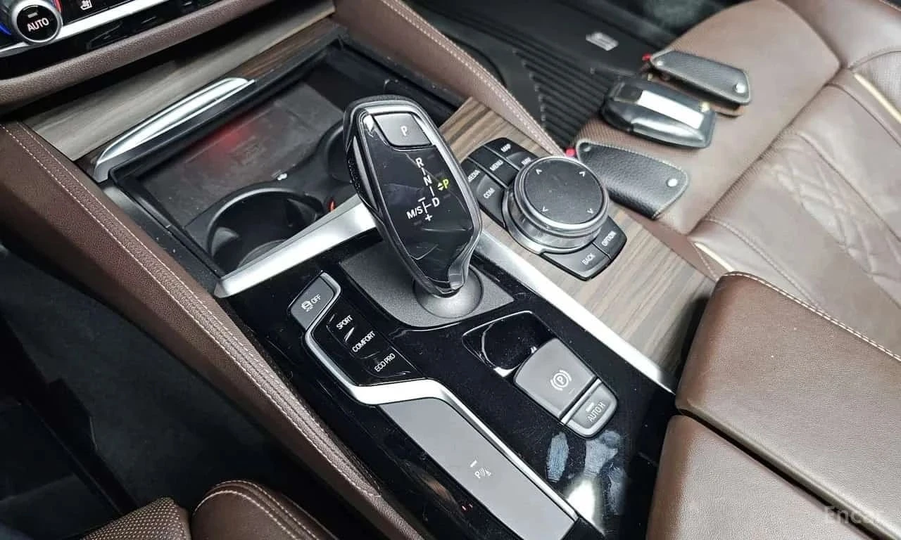 BMW 530, снимка 9 - Автомобили и джипове - 56688525