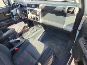 Toyota Fj cruiser * Възможност за Лизинг* , снимка 8 - Автомобили и джипове - 53626264