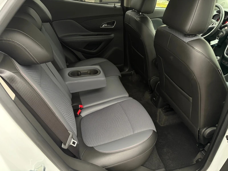 Opel Mokka 1.7CDTI-130k.c. COSMO 4x4 /124000km.!!!/, снимка 15 - Автомобили и джипове - 52315082