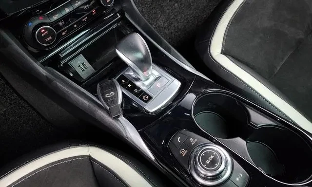 Infiniti Q30 2.0T 4x4 - изображение 8