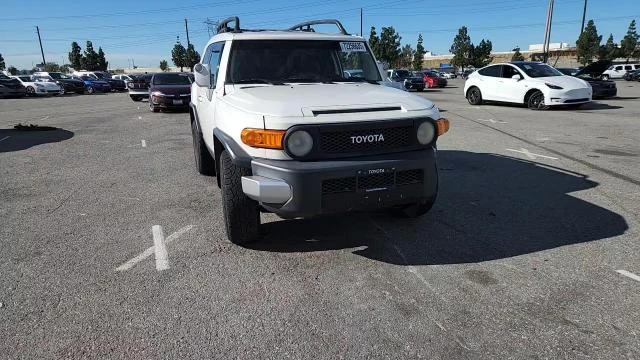 Toyota Fj cruiser * Възможност за Лизинг* , снимка 13 - Автомобили и джипове - 53626264