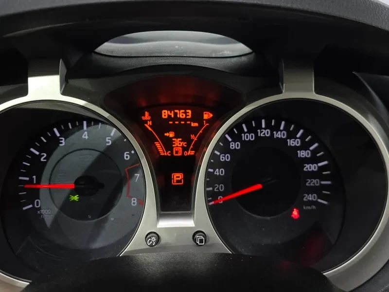Nissan Juke SV F15 1.6 Бензин, снимка 5 - Автомобили и джипове - 55457577