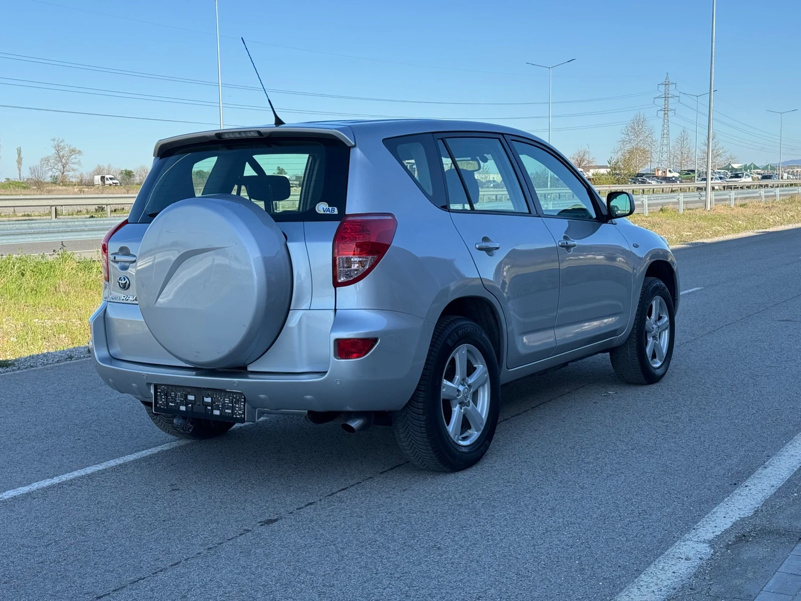 Toyota Rav4 2.0-VVT-I/НАВИГАЦИЯ\KEY LESS GO/ 4x4 - изображение 5