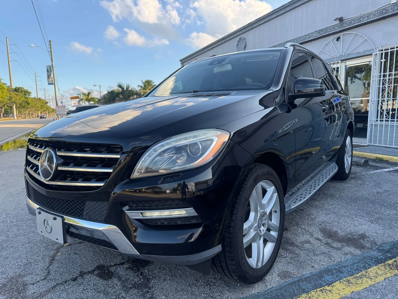 Mercedes-Benz ML 350 AMG* DISTRONIK* HARMAN* KEYLESS GO* BI-XENON* LANE - изображение 2
