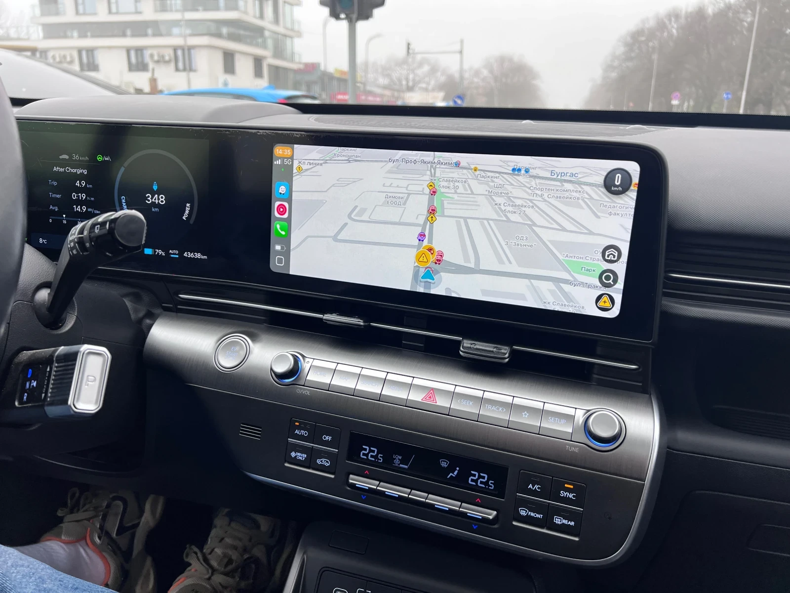 Hyundai Kona 65.4kWh* 360 Камери* Дистроник* Обдухване* Хед Ъп - изображение 10