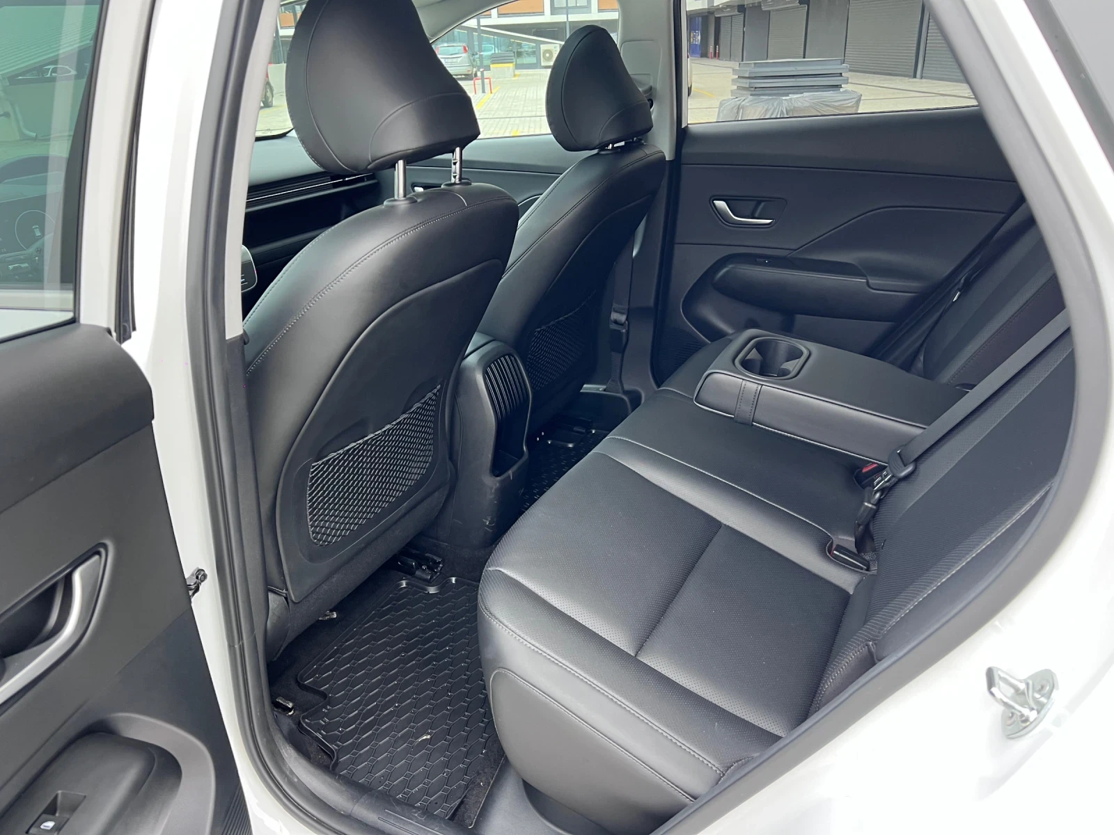 Hyundai Kona 65.4kWh* 360 Камери* Дистроник* Обдухване* Хед Ъп - изображение 7