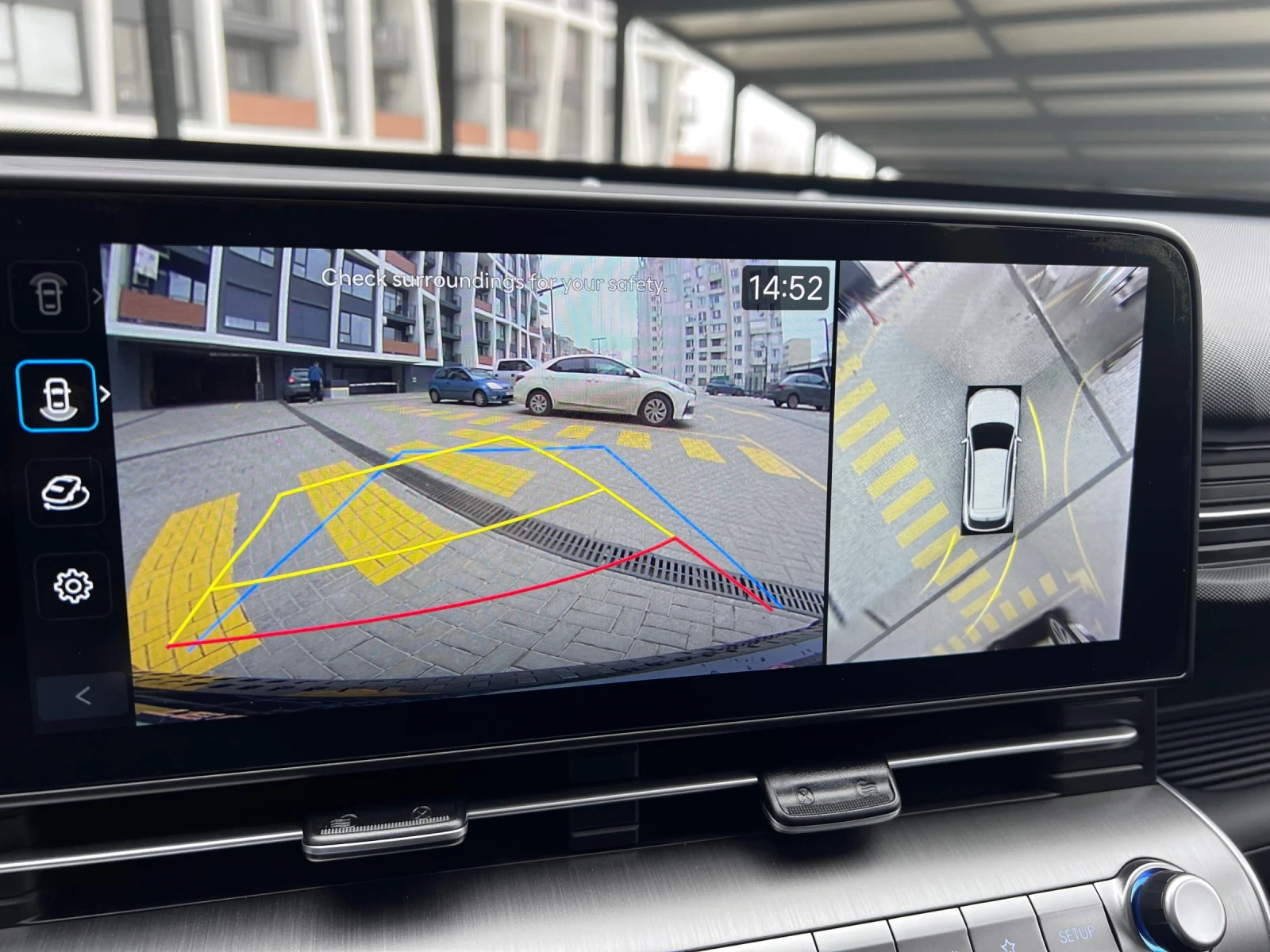 Hyundai Kona 65.4kWh* 360 Камери* Дистроник* Обдухване* Хед Ъп, снимка 12 - Автомобили и джипове - 53584413