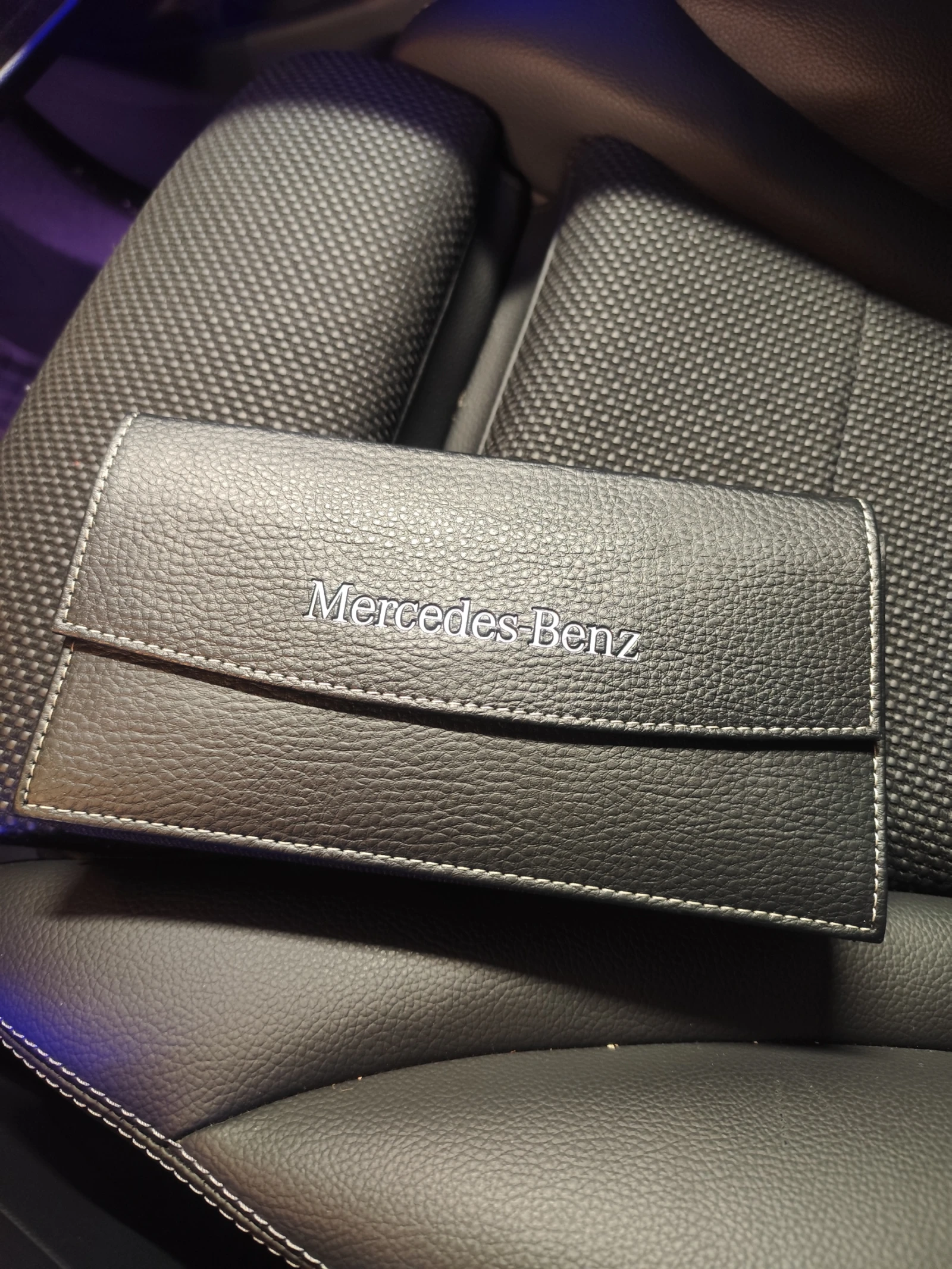 Mercedes-Benz GLC 300 e AMG Sport ГАРАНЦИОНЕН 51000 км., снимка 2 - Автомобили и джипове - 53764138