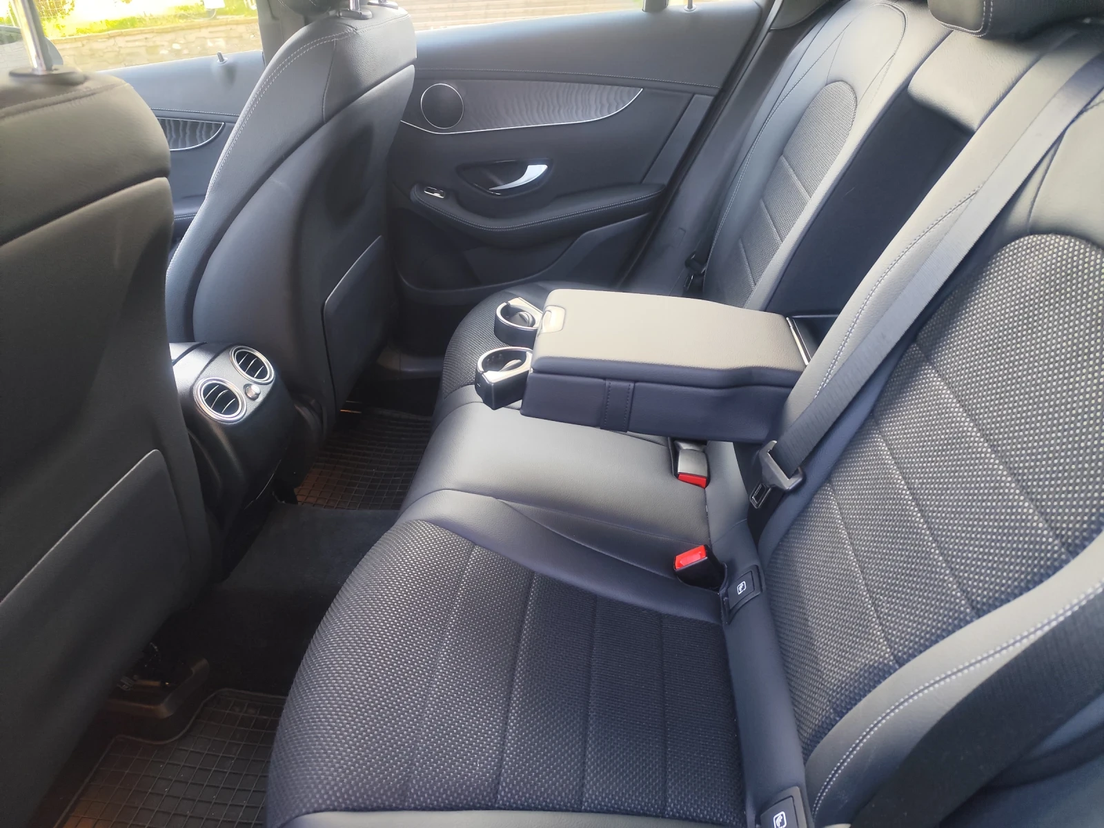 Mercedes-Benz GLC 300 e AMG Sport ГАРАНЦИОНЕН 51000 км., снимка 10 - Автомобили и джипове - 53764138