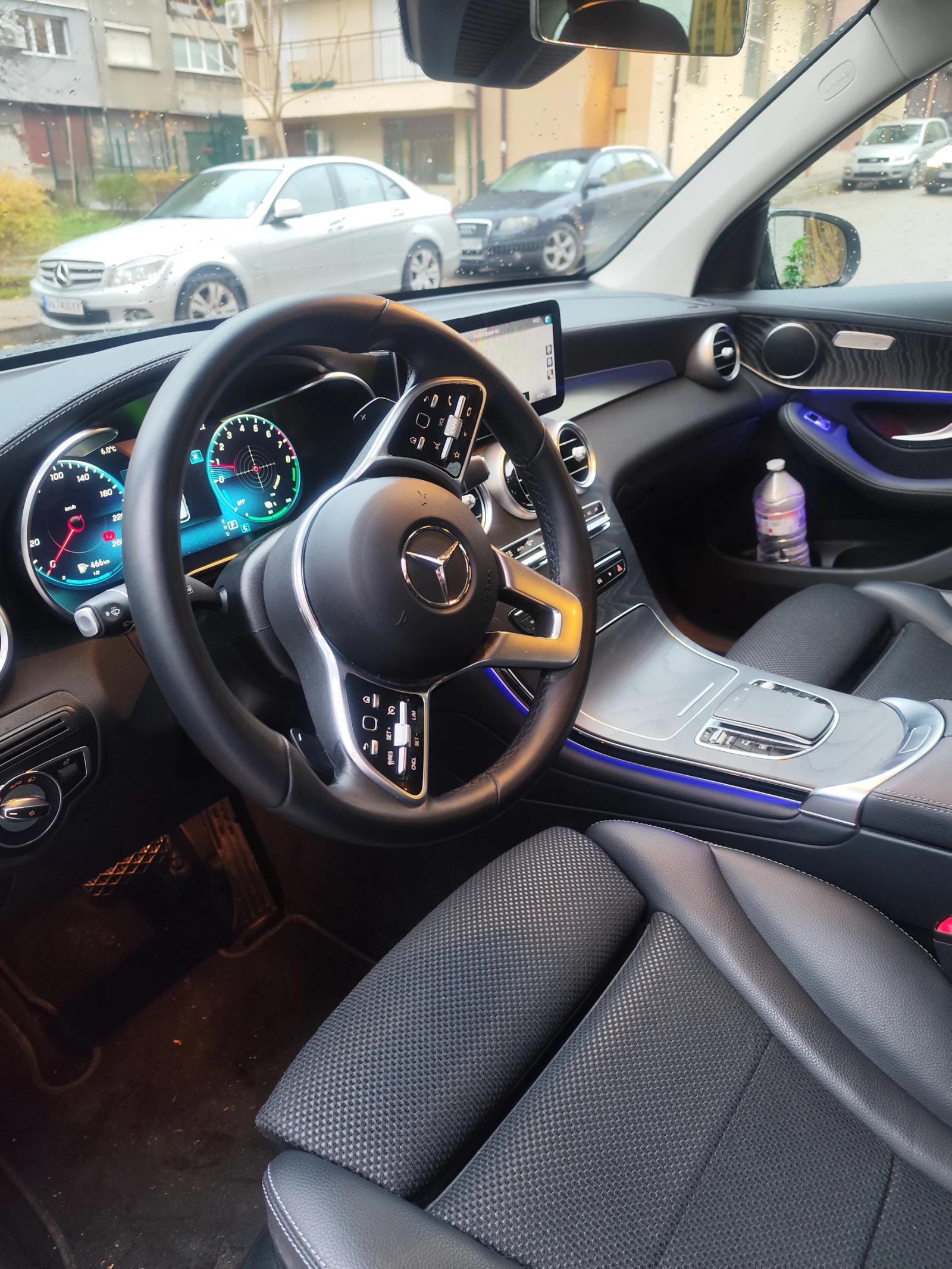 Mercedes-Benz GLC 300 e, снимка 6 - Автомобили и джипове - 53764138