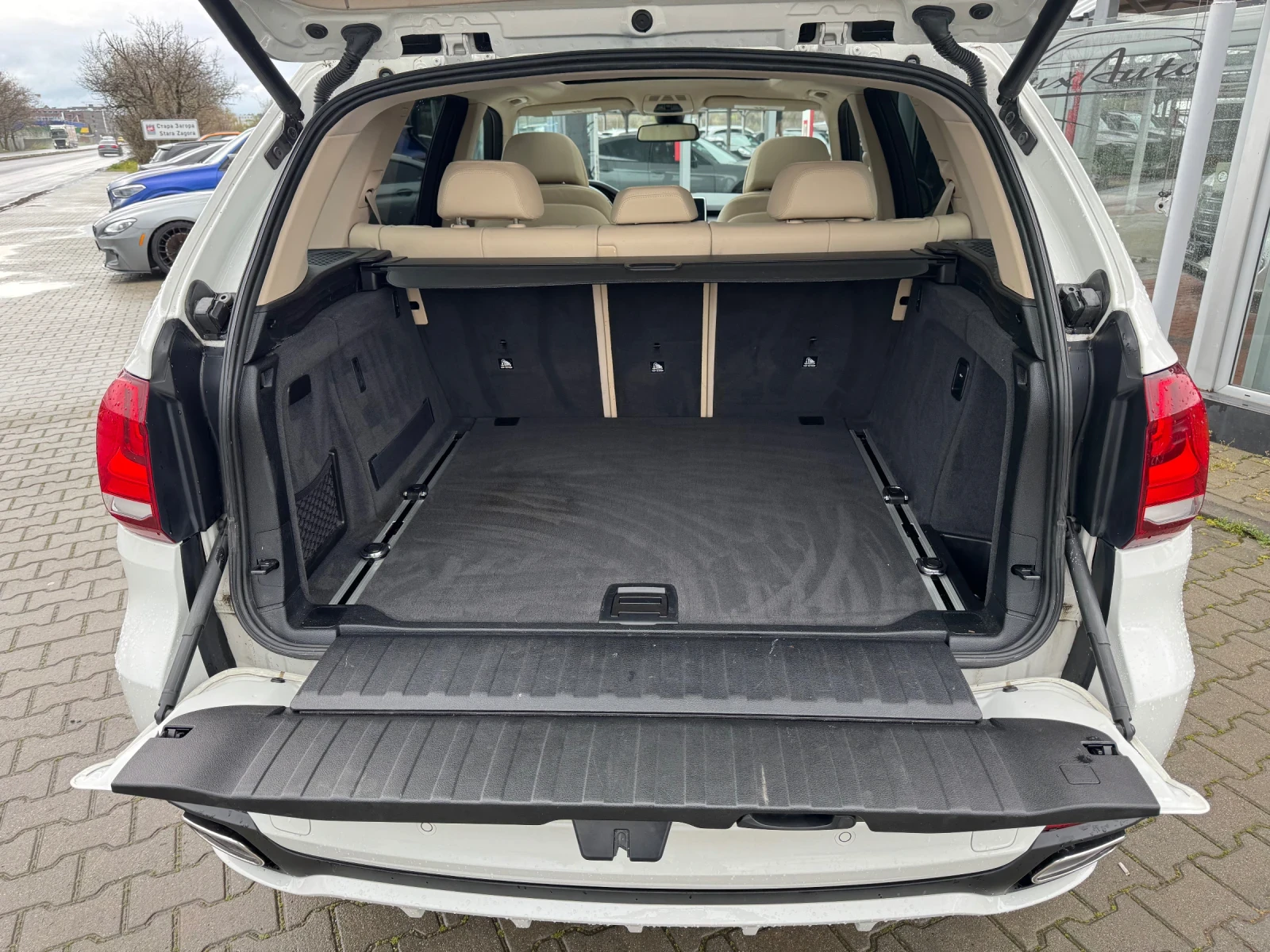 BMW X5 3.5i#M-PERF#PANORAMA#360* CAM#HEAD-UP#CARBON, снимка 16 - Автомобили и джипове - 54073367