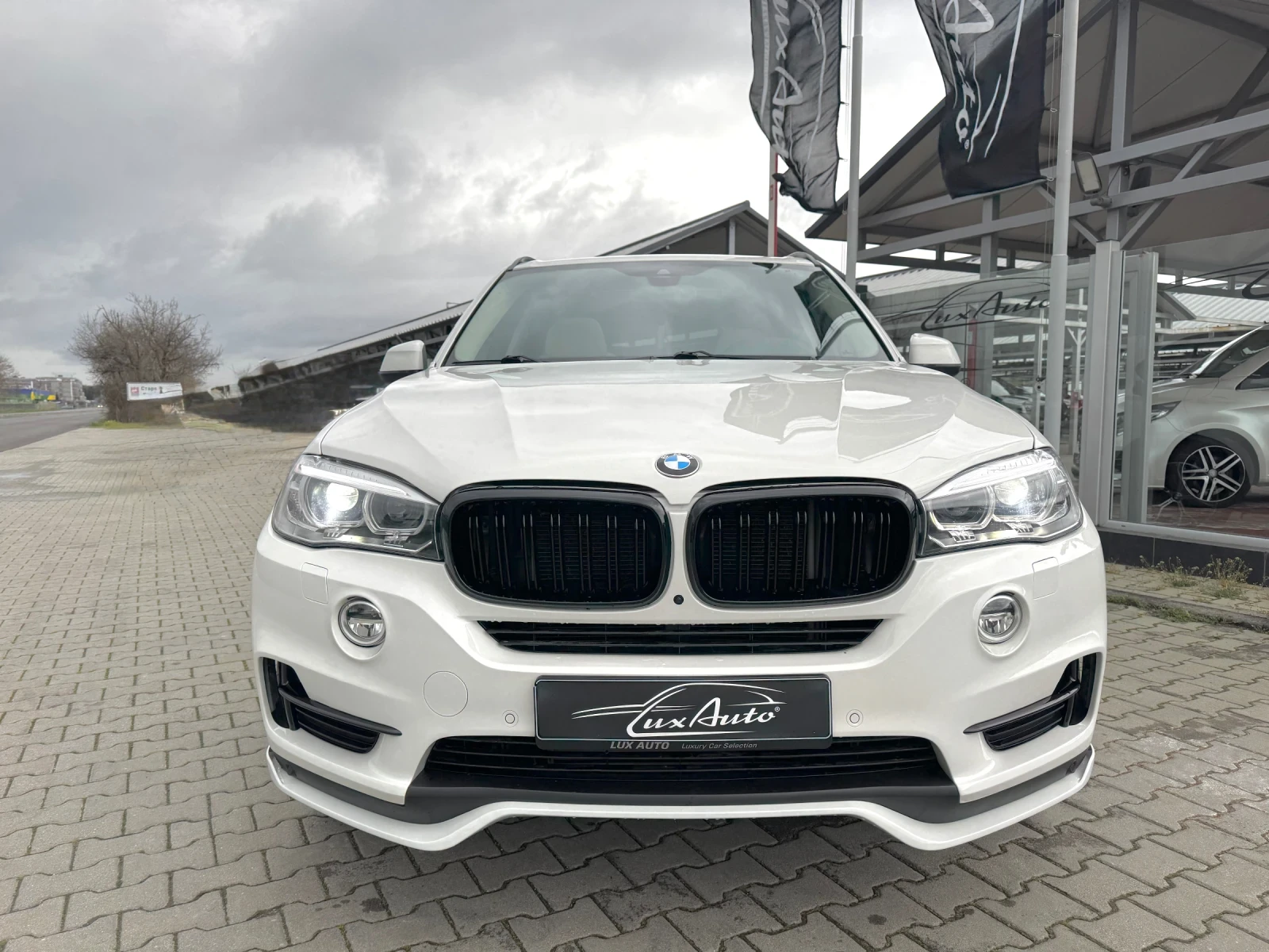 BMW X5 3.5i#M-PERF#PANORAMA#360* CAM#HEAD-UP#CARBON, снимка 7 - Автомобили и джипове - 54073367