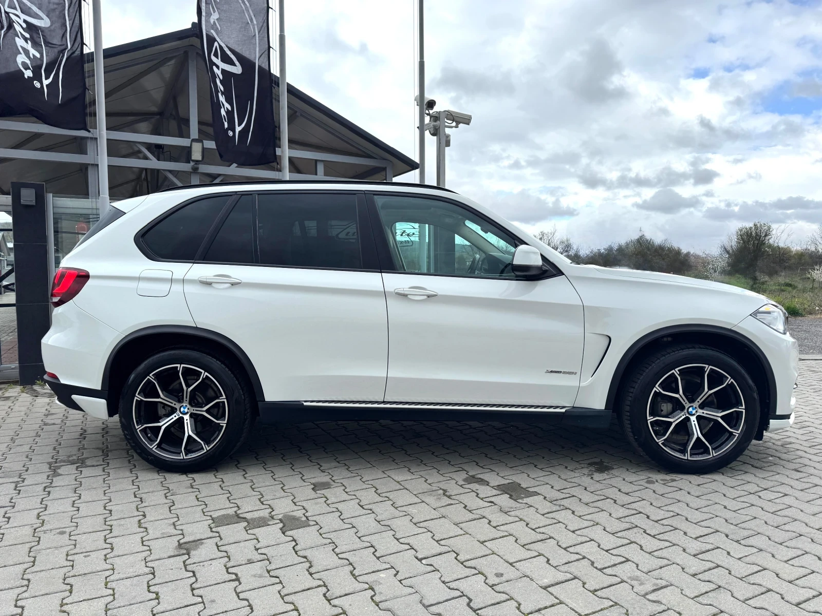 BMW X5 3.5i#M-PERF#PANORAMA#360* CAM#HEAD-UP#CARBON, снимка 8 - Автомобили и джипове - 54073367