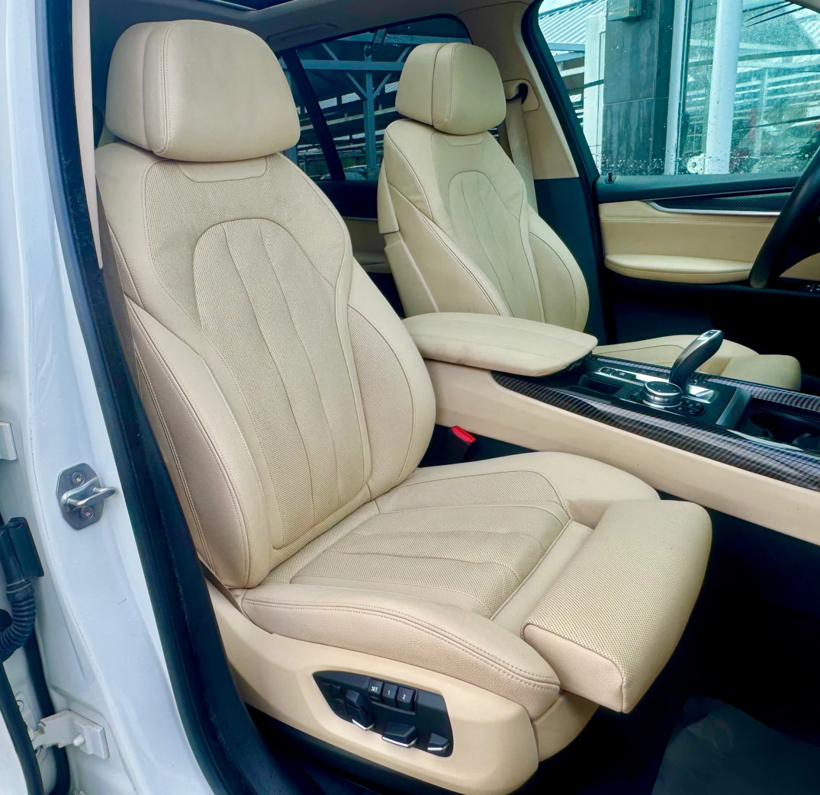 BMW X5 3.5i#M-PERF#PANORAMA#360* CAM#HEAD-UP#CARBON, снимка 11 - Автомобили и джипове - 54073367