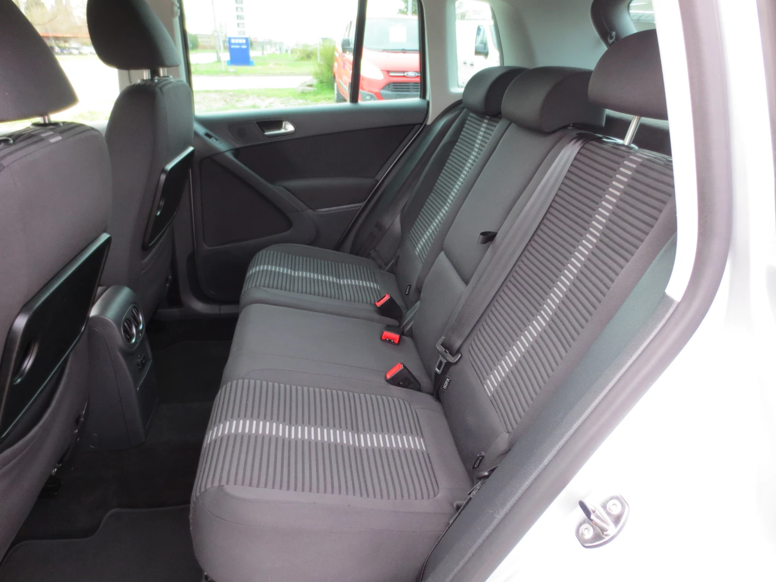 VW Tiguan 2.0TDI* DSG* 4-Motion* , снимка 12 - Автомобили и джипове - 54189642