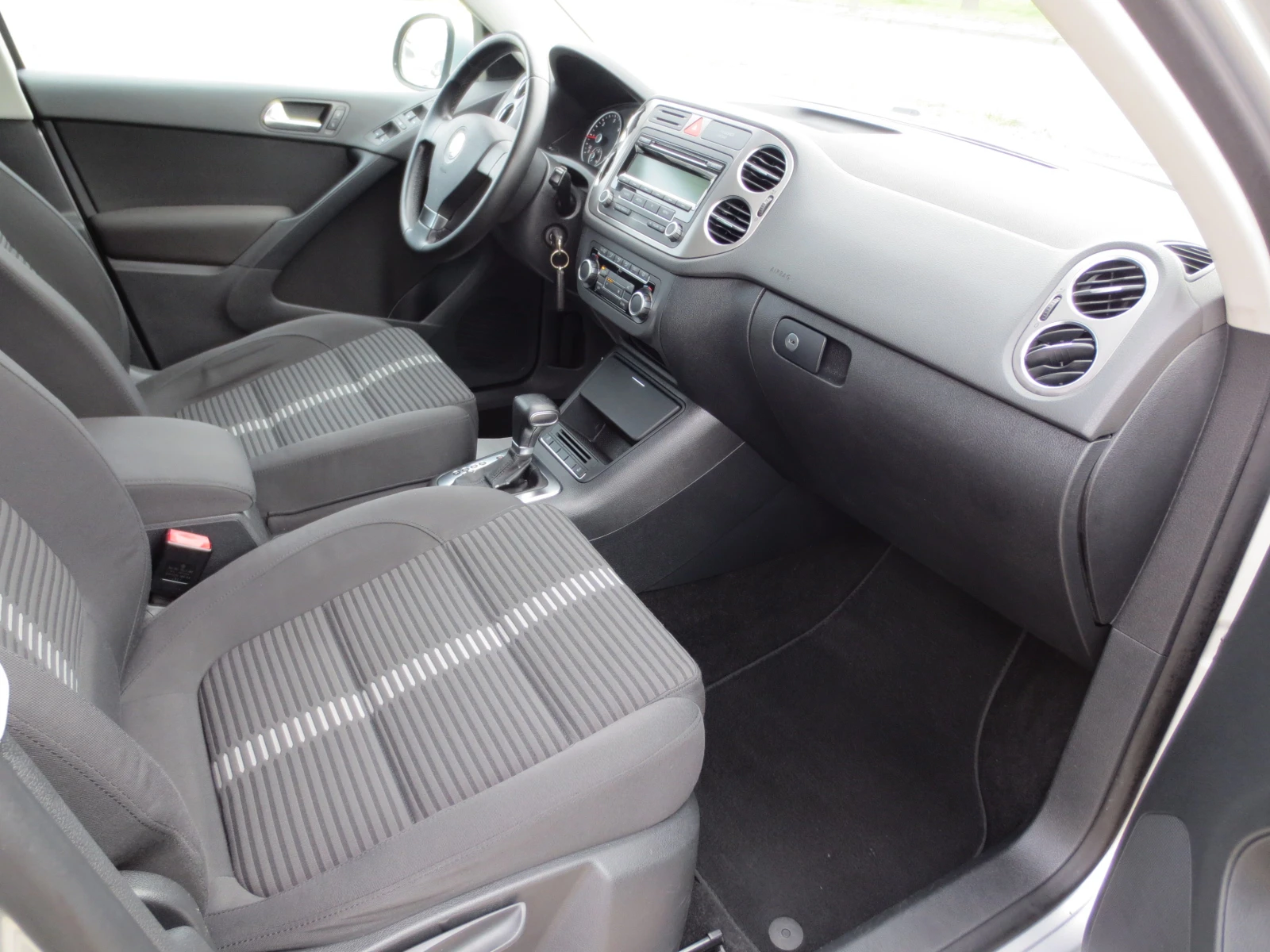 VW Tiguan 2.0TDI* DSG* 4-Motion* , снимка 14 - Автомобили и джипове - 54189642