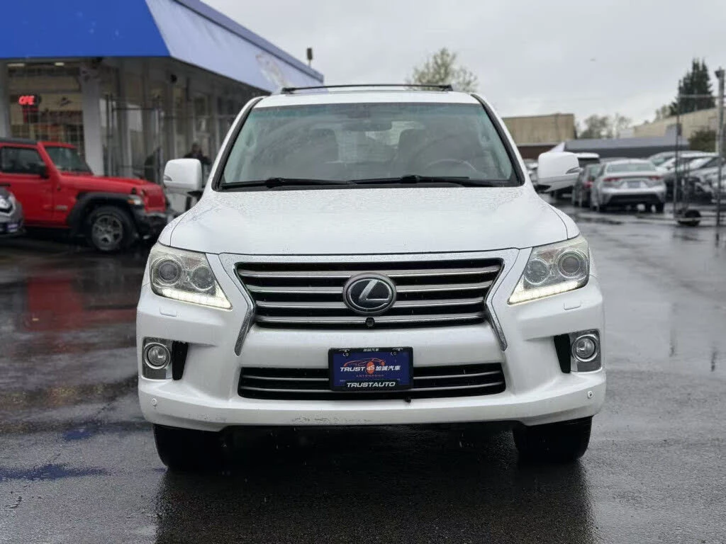 Lexus LX 570 MARK LEV* 3X TV* ПОДГРЕВ* ОБДУХВАНЕ* 6+ 1* ШИБИДАХ