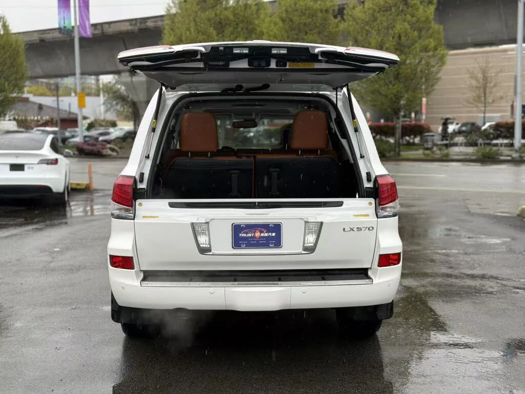 Lexus LX 570 MARK LEV* 3X TV* ПОДГРЕВ* ОБДУХВАНЕ* 6+ 1* ШИБИДАХ, снимка 7 - Автомобили и джипове - 54236178