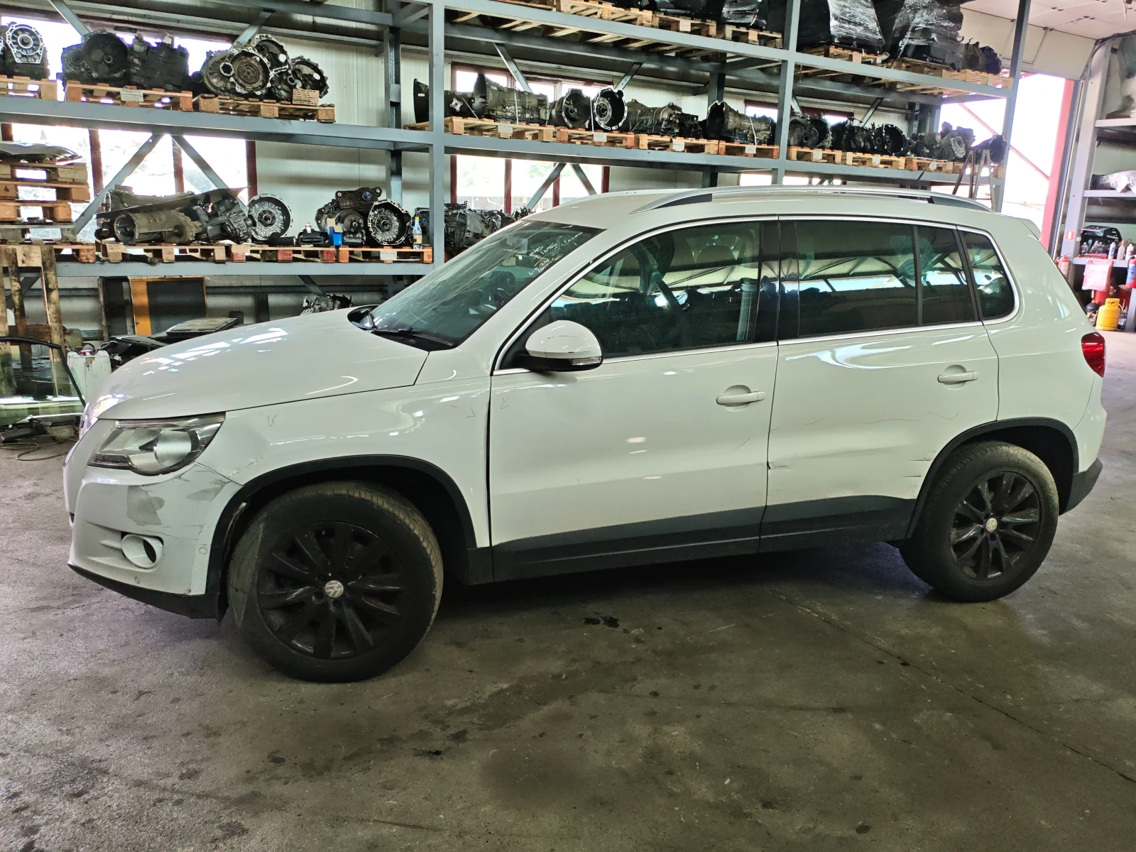 VW Tiguan 1.4tsi, снимка 2 - Автомобили и джипове - 55467017