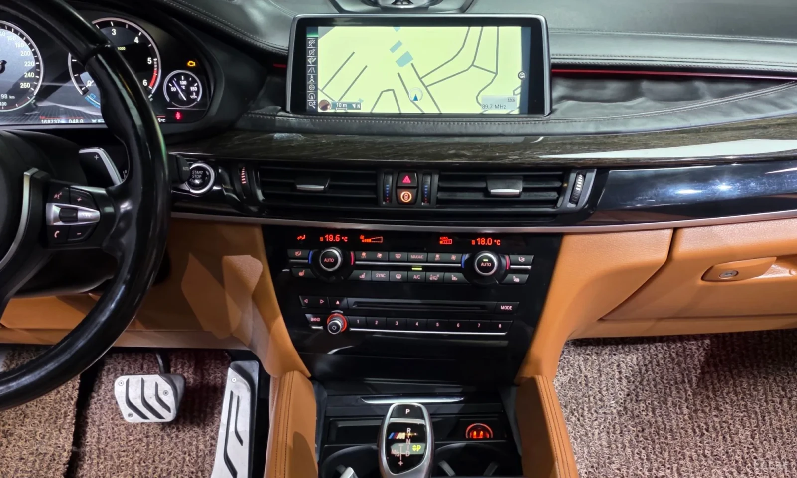 BMW X6 50D\Двуцветен салон\ фулл екстри, снимка 14 - Автомобили и джипове - 55571953