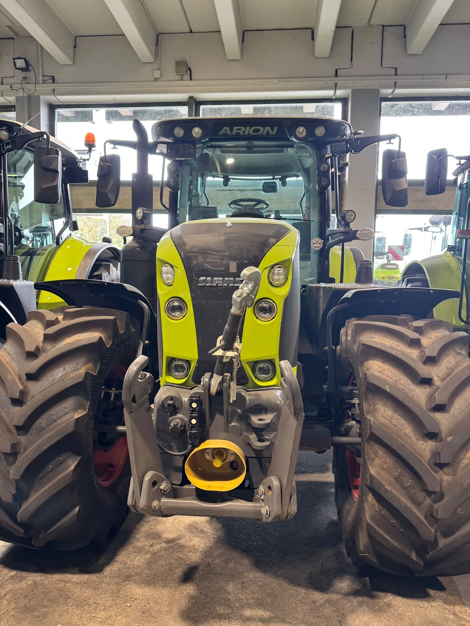 Трактор Claas ARION 660 CMATIC CEBIS НАВИГАЦИЯ ЛИЗИНГ, снимка 4 - Селскостопанска техника - 56020757