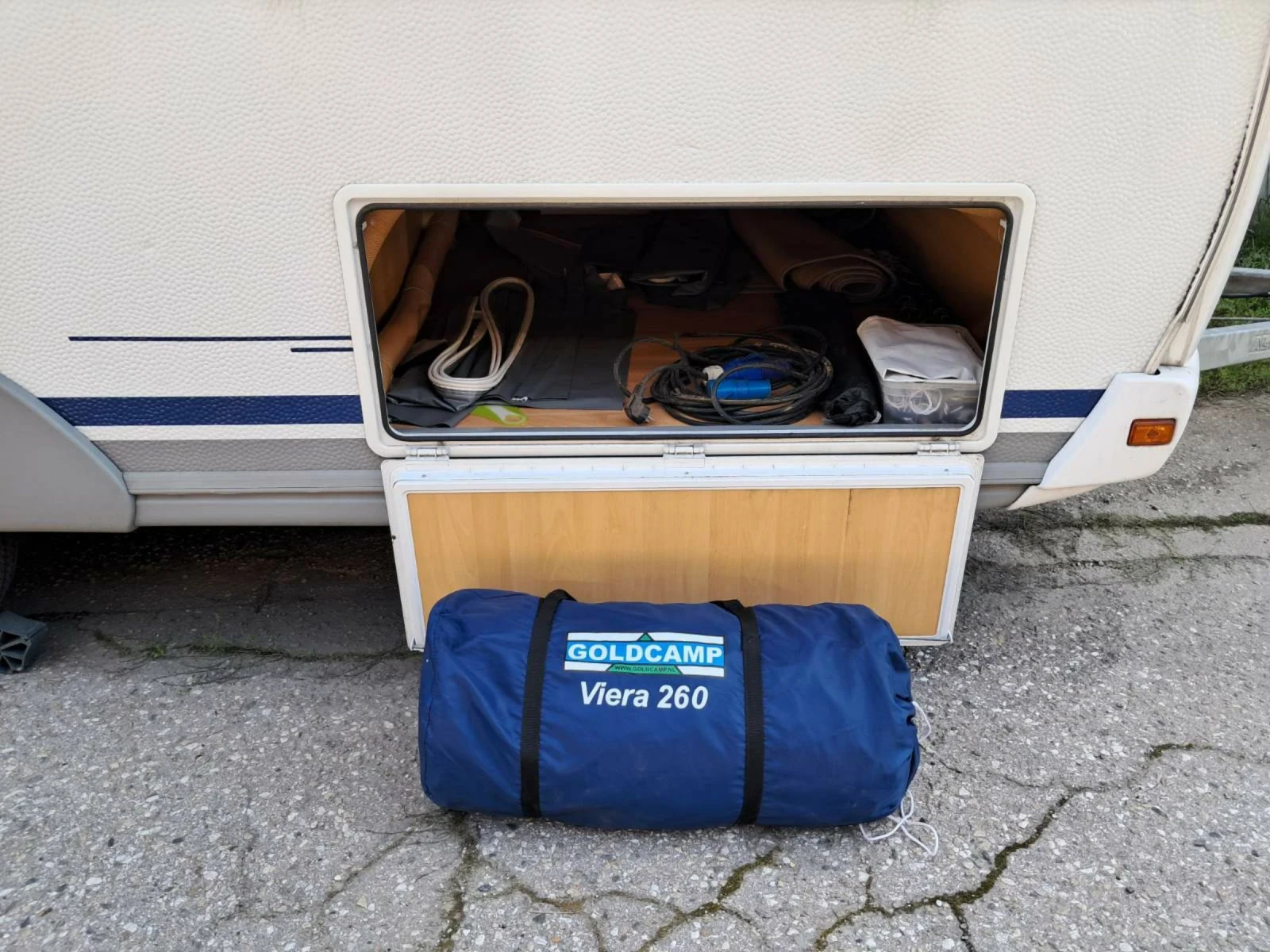 Каравана Dethleffs EG2, снимка 5 - Каравани и кемпери - 54304644