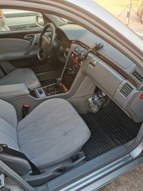 Mercedes-Benz E 220, снимка 5