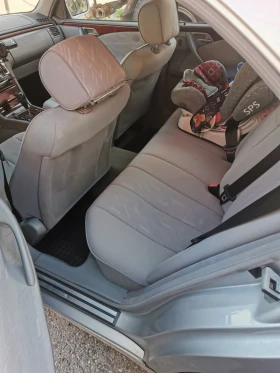 Mercedes-Benz E 220, снимка 9