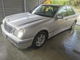 Mercedes-Benz E 220, снимка 1