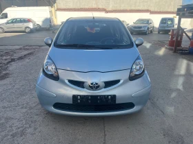     Toyota Aygo 1.0i .