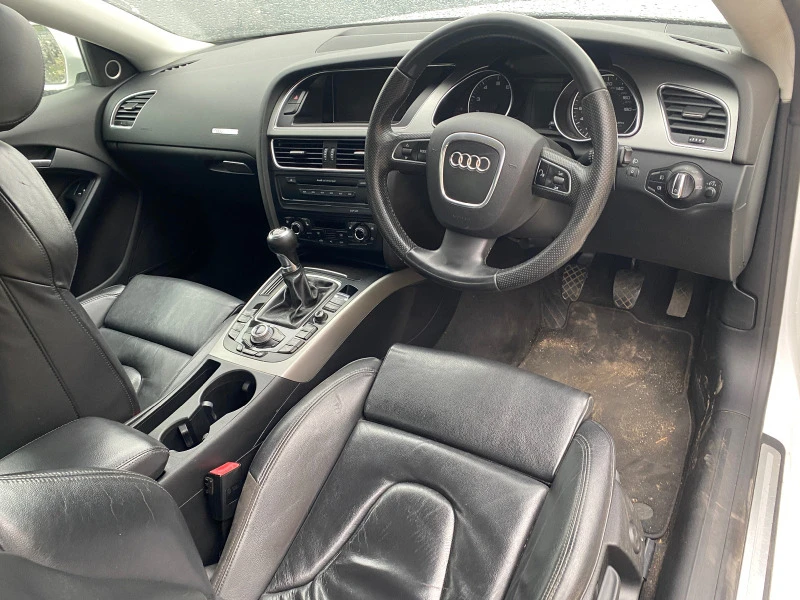 Audi A5 2.0tfsi, снимка 7 - Автомобили и джипове - 40784339