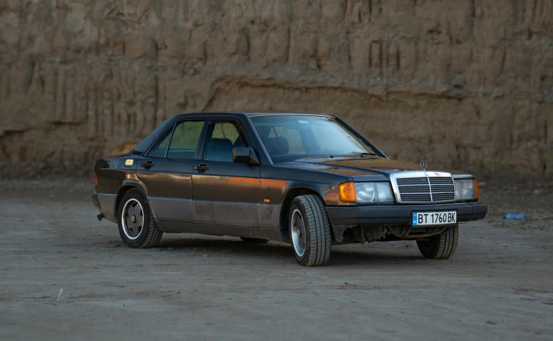 Mercedes-Benz 190 2.0 Бензин/Газ, снимка 1 - Автомобили и джипове - 47399985