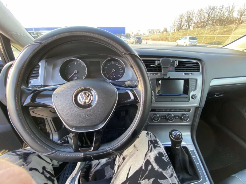 VW Golf BLUEMOTION, снимка 9 - Автомобили и джипове - 48589954