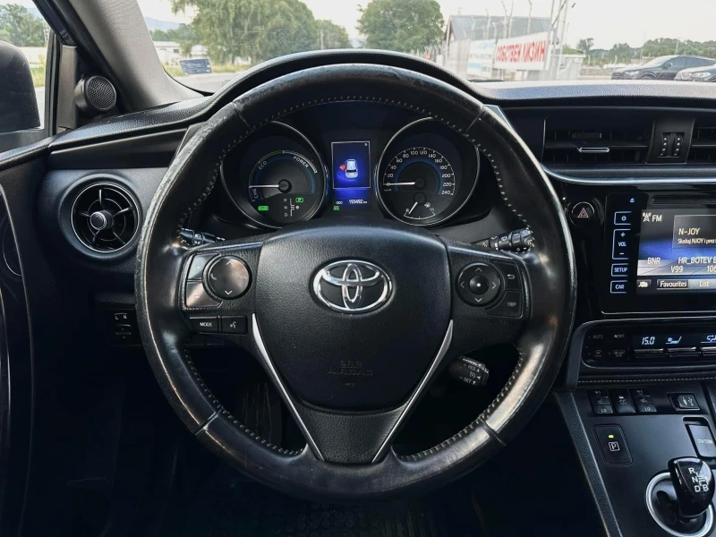 Toyota Auris 1.8 HYBRID/Сервизна история/Автомат/Нова батерия, снимка 13 - Автомобили и джипове - 48963346