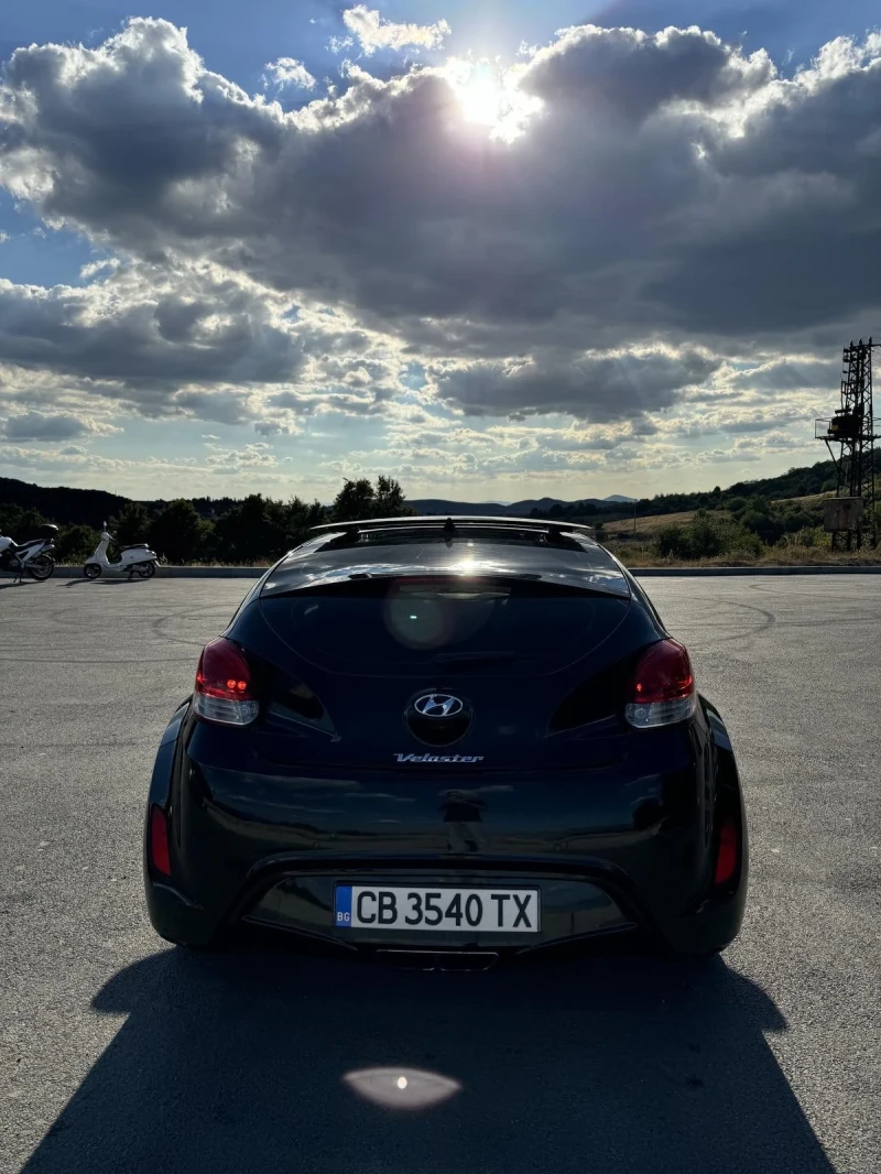 Hyundai Veloster , снимка 8 - Автомобили и джипове - 49259998