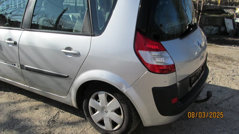 Renault Scenic 1.5 DCI, снимка 5 - Автомобили и джипове - 49419399